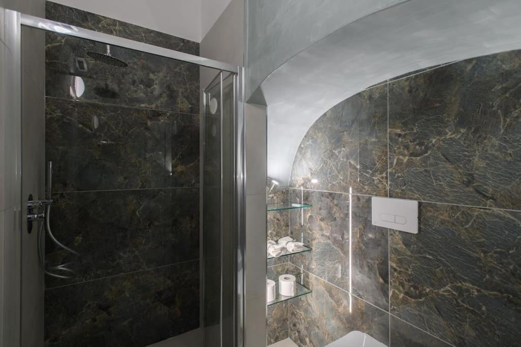 Alessia Holiday House 90Mq Salerno Centro المظهر الخارجي الصورة