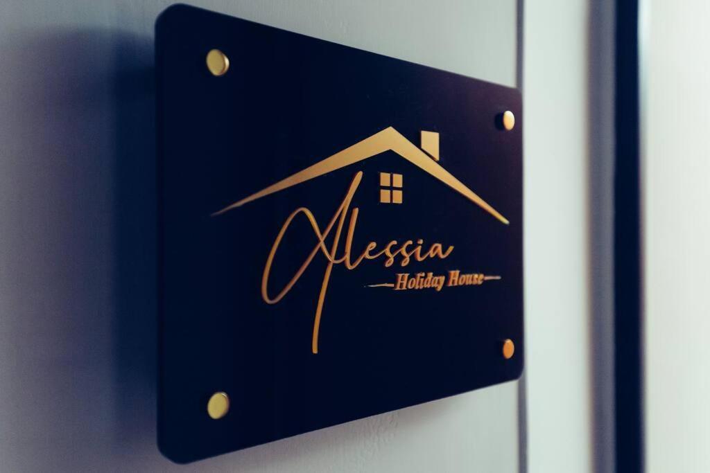 Alessia Holiday House 90Mq Salerno Centro المظهر الخارجي الصورة